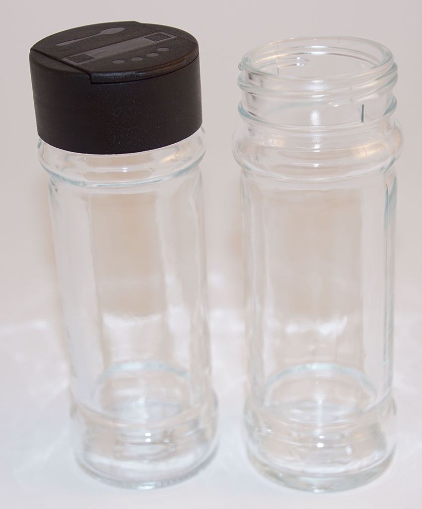 Spice spreader in glass