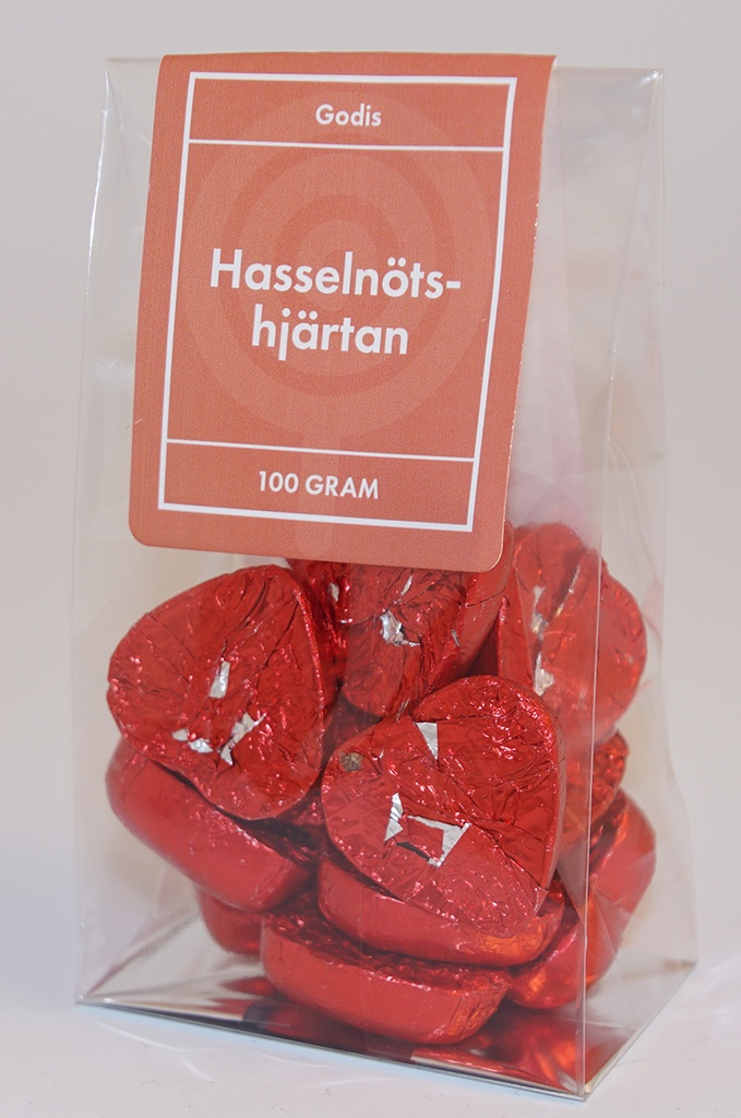 Hasselnötshjärtan rött papper fp i ståpåse 100g