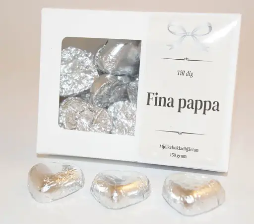 [J9762A] Chokladhjärtan silver papper i ask C 150g Fina Pappa